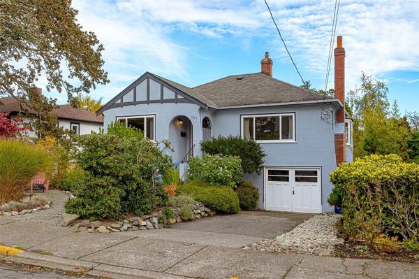 Oak Bay, BC V8S 4V1,747 Monterey Ave