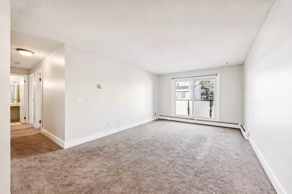 Calgary, AB T3E 2A2,1915 26 ST Southwest #307