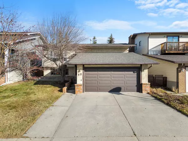 40 Hawkwood RD NW, Calgary, AB T3G 1X7