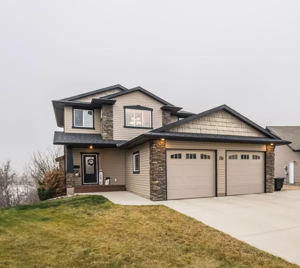 67 Burris Pointe, Lacombe, AB T4L 0A3