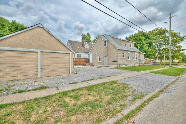 St. Catharines, ON L2M 5R7,43 COSBY AVE