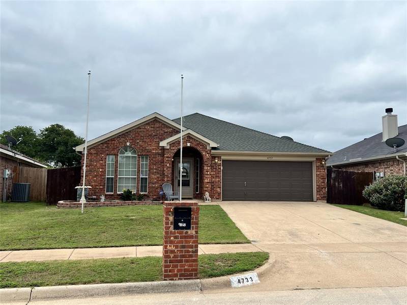 4733 Topaz Lane, Granbury, TX 76049