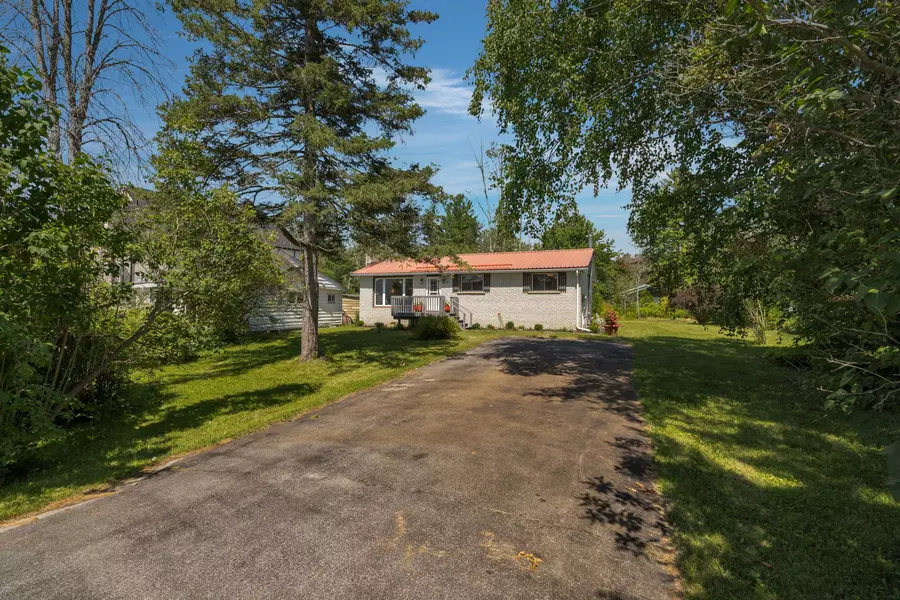 44 Lakeshore RD E, Oro-medonte, ON L0L 2E0