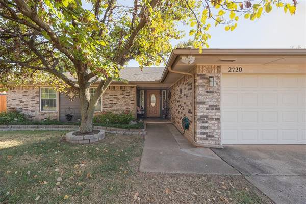 2720 Fairfield Drive, Edmond, OK 73012