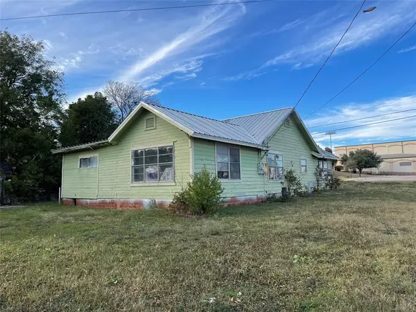 Jacksboro, TX 76458,801 W Belknap Street