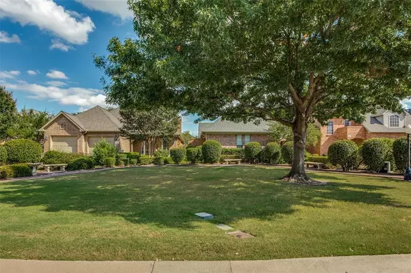 Fort Worth, TX 76109,4228 Oak Park Court