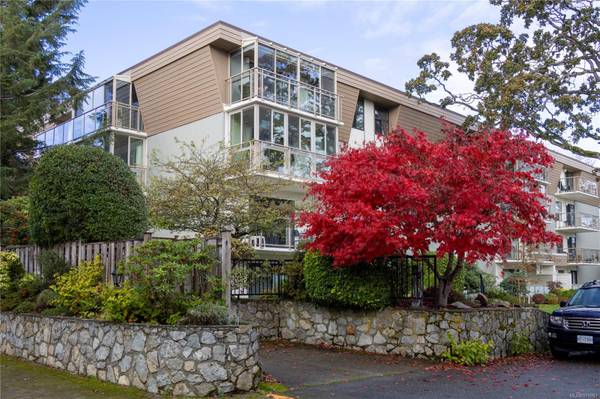 2125 Oak Bay Ave #207, Oak Bay, BC V8R 1E8