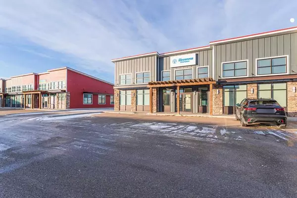 3752 51 AVE #103, Lloydminster, AB T9V 3M7