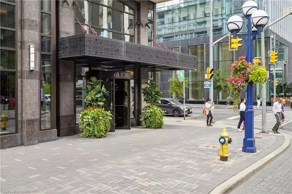 Toronto C02, ON M5R 3V7,68 YORKVILLE AVE #304