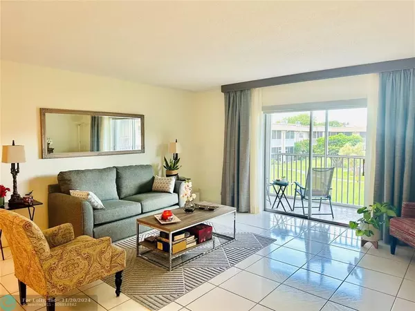 200 Oxford 200  #216, West Palm Beach, FL 33417