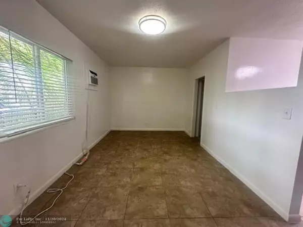 Deerfield Beach, FL 33441,40 SE 19th Ave  #115