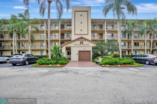 1301 SW 142nd Ave  #302 H,  Pembroke Pines,  FL 33027