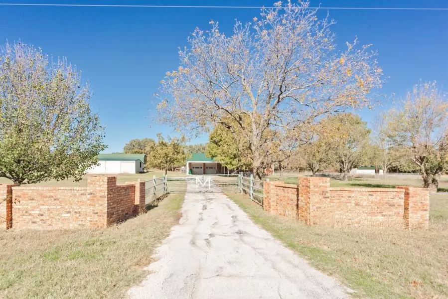 11492 Fm 1749, Sunset, TX 76270