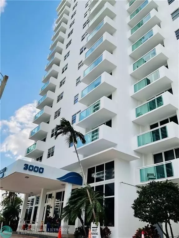 Hollywood, FL 33019,3000 S Ocean Dr  #312