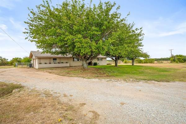 De Leon, TX 76444,251 Highway 2921