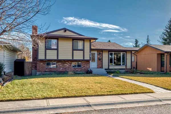 6112 Thornaby WAY Northwest, Calgary, AB T2K 5K9