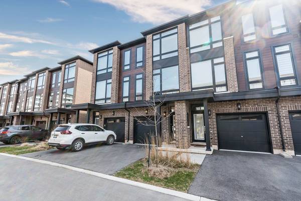 270 Melvin AVE #33, Hamilton, ON L8H 0B4