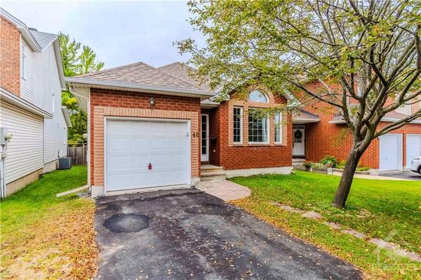 48 MARICONA WAY, Kanata, ON K2T 1H2