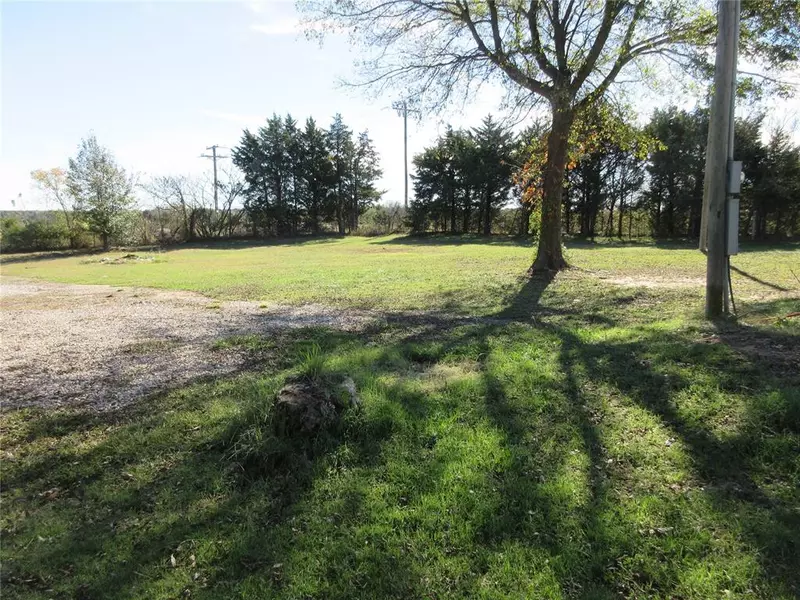 49940 Bob Crouch Drive, Earlsboro, OK 74840