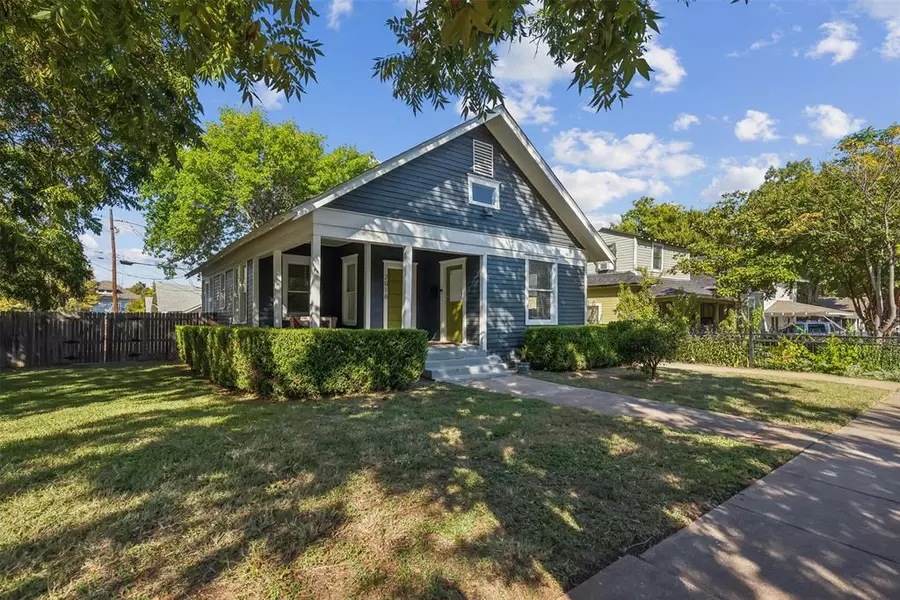 2016 Alston Avenue, Fort Worth, TX 76110