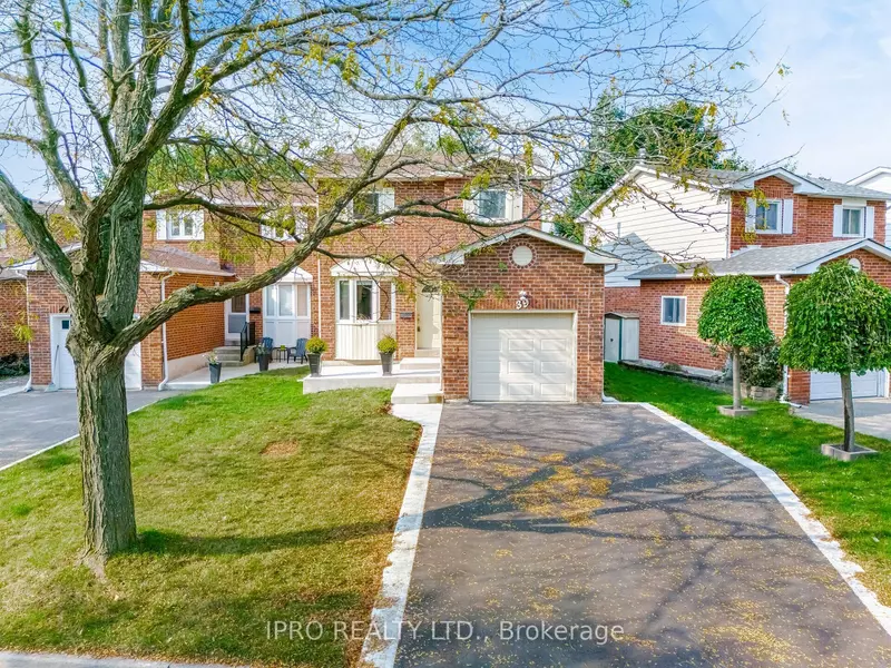 39 Lakecrest TRL, Brampton, ON L6Z 1S3