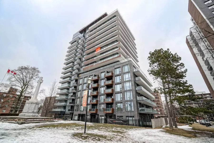 21 Park ST E #Th 06, Mississauga, ON L5G 0C2