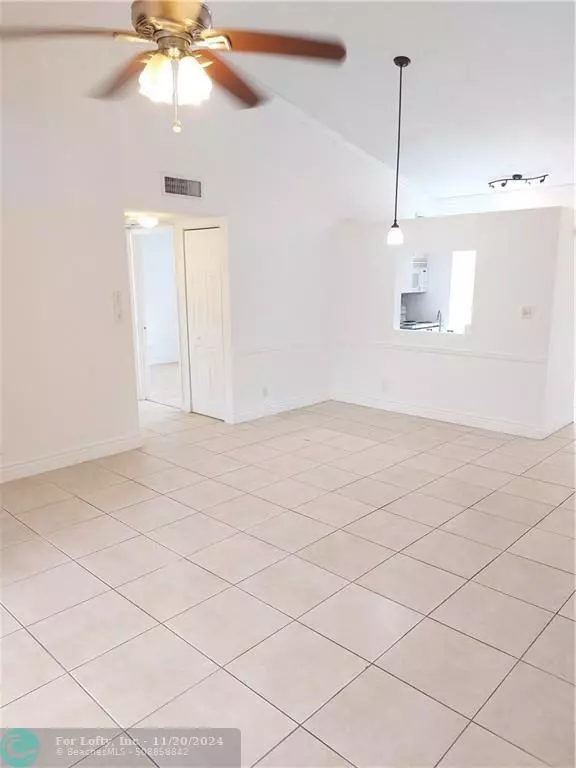 Pompano Beach, FL 33069,714 Gardens Dr  #204