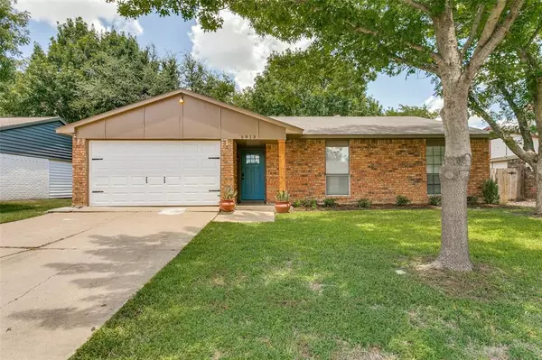 6913 Arborbrook Drive,  North Richland Hills,  TX 76182