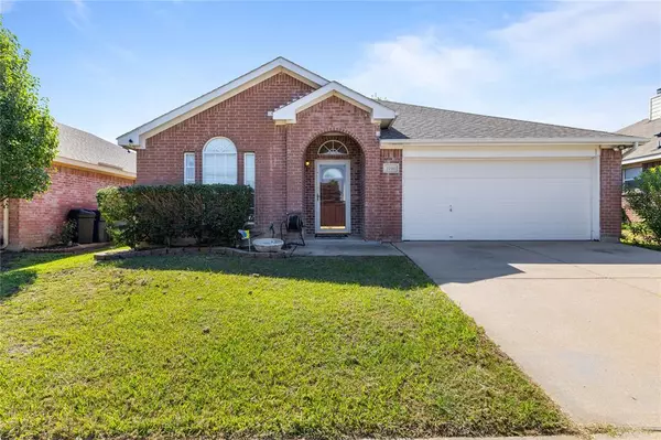 3100 San Frando Drive, Arlington, TX 76010