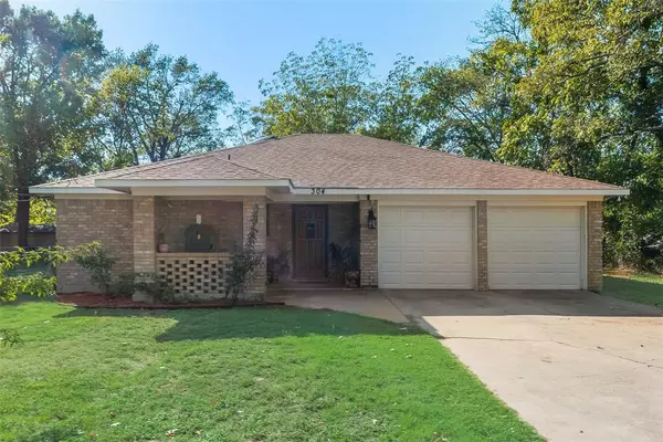 304 Bradshaw Street, Terrell, TX 75160