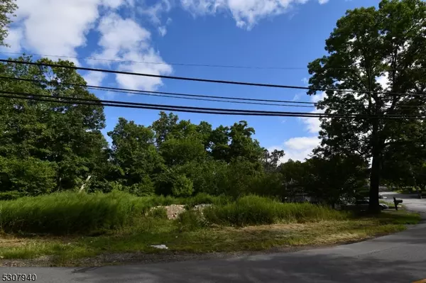 Hopatcong Boro, NJ 07843,151 Monroe Trl