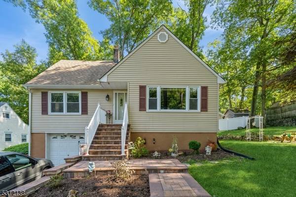 103 Bishop Rock Rd, Hopatcong Boro, NJ 07843