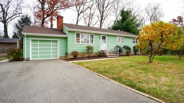 7 Hopi Trl, Jefferson Twp., NJ 07438