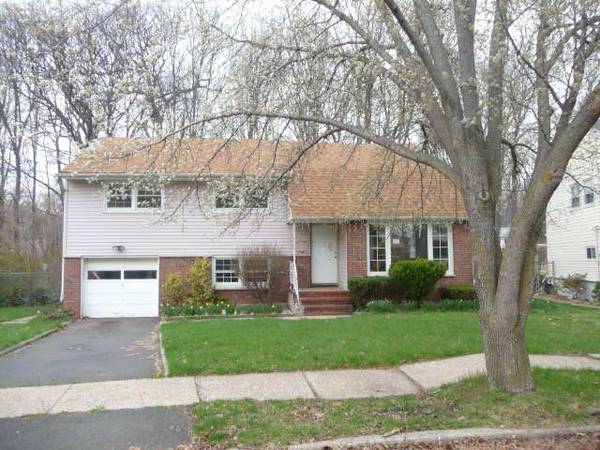 7 Wolf Pl, Irvington Twp., NJ 07111