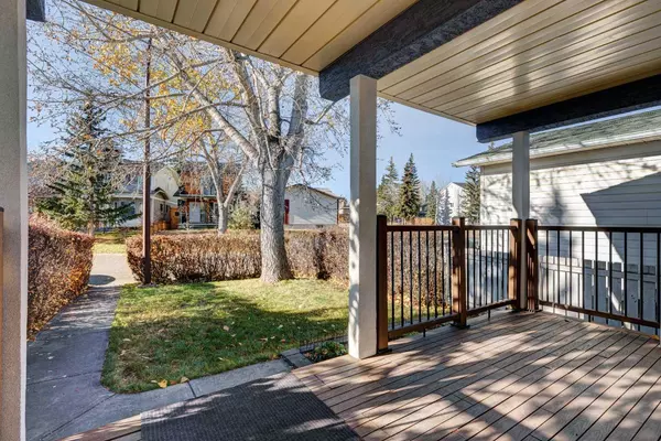 Calgary, AB T2W 4X1,238 Woodmont CT SW