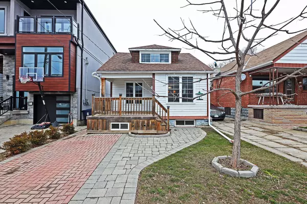 210 Gowan AVE, Toronto E03, ON M4J 2K6