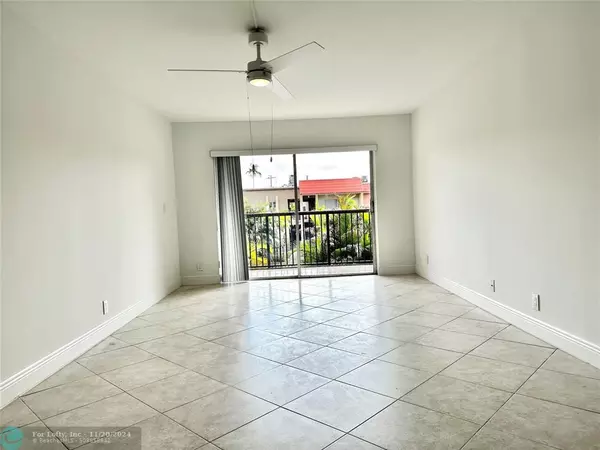 Doral, FL 33166,8005 Lake Dr  #213