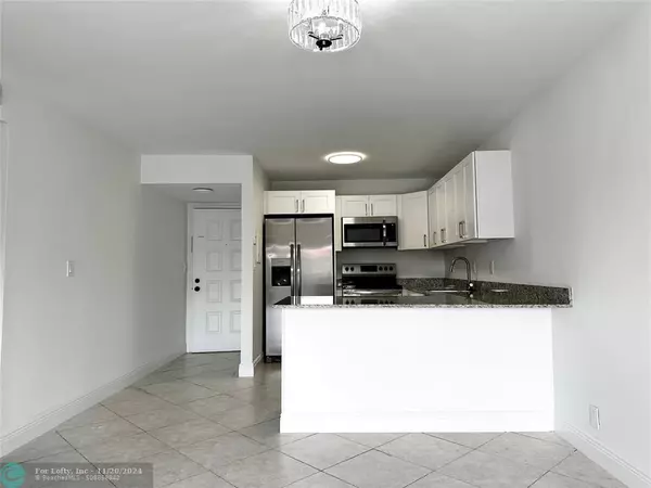 Doral, FL 33166,8005 Lake Dr  #213