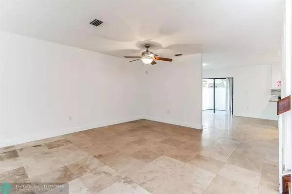 Hialeah, FL 33015,17922 NW 68th Ave  #32