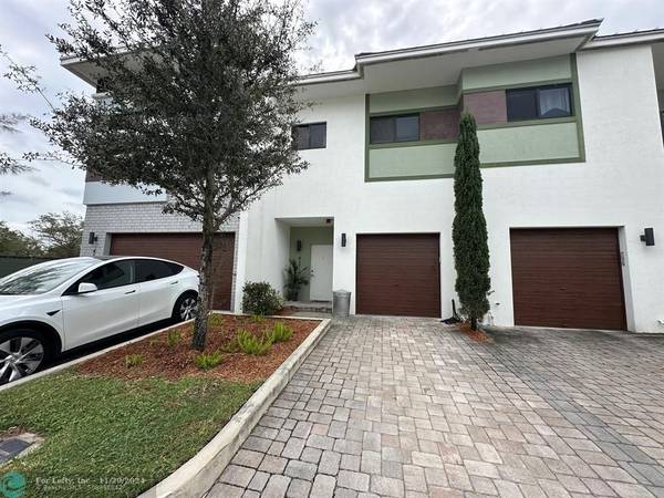 4372 NW 9 ST, Plantation, FL 33317