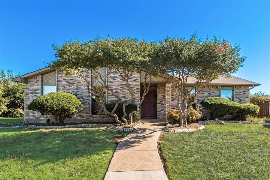 2138 Meadfoot Road, Carrollton, TX 75007