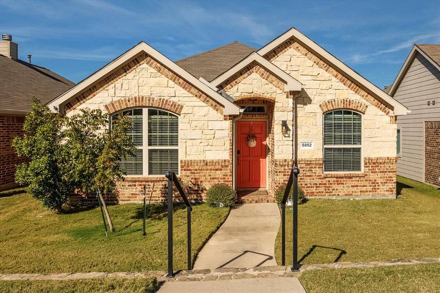 5852 Fir Tree Lane, Fort Worth, TX 76123