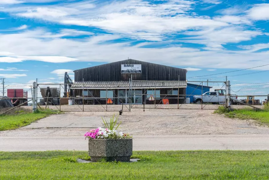 4404 50 ST, Mayerthorpe, AB T0E 1N0