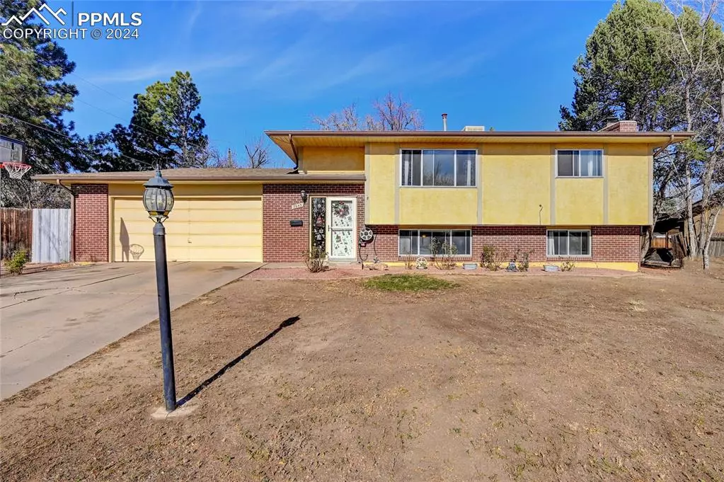 Pueblo, CO 81005,3945 Hollybrook LN