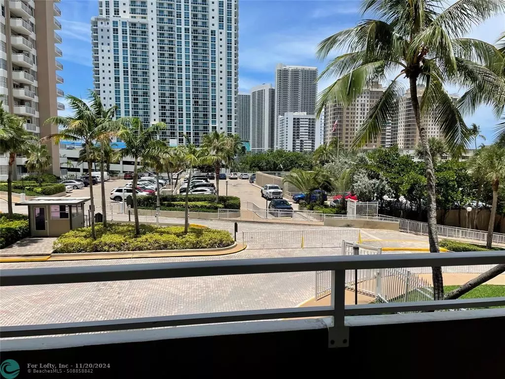 Hallandale Beach, FL 33009,1985 S Ocean Dr  #2H