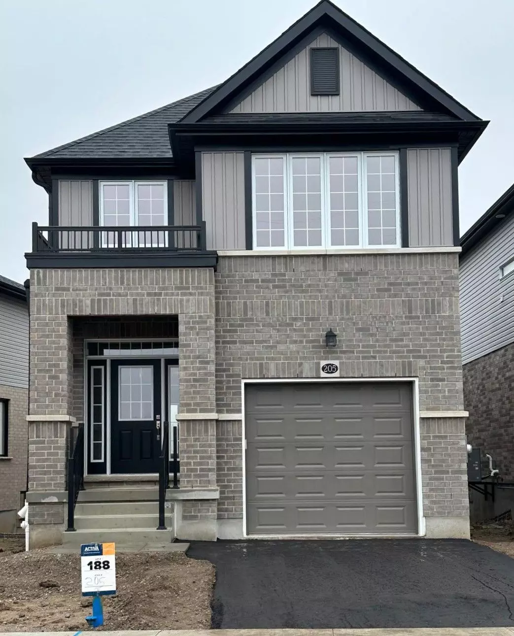 Kitchener, ON N2E 0K2,205 Benninger DR