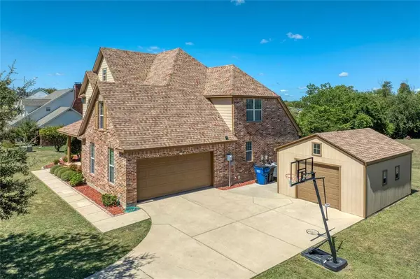 Van Alstyne, TX 75495,717 Belmont Lane