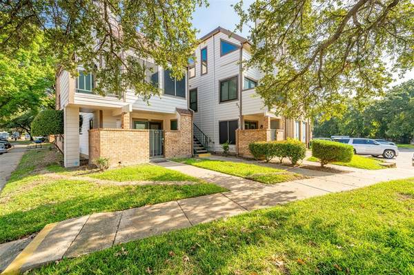 2301 Balsam Drive #M204, Arlington, TX 76006