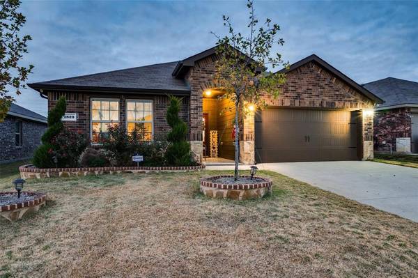 1829 Strongbark Drive, Royse City, TX 75189