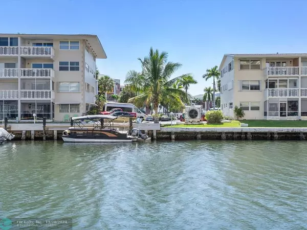 Hallandale Beach, FL 33009,427 Golden Isles Dr  #6E